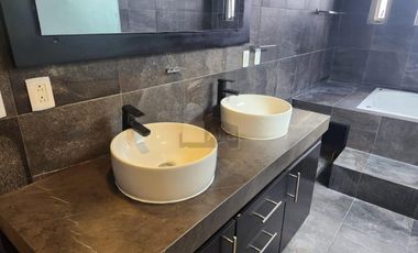 Casa sola en venta en Magisterial Vista Bella, Tlalnepantla de Baz, México