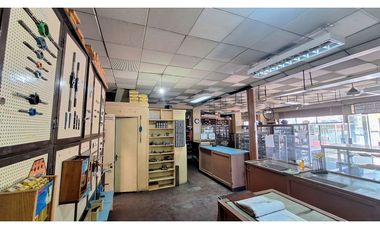 EXCELENTE!! Local Comercial, Galpón y Oficinas en Calle Nataniel, Santiago Centro