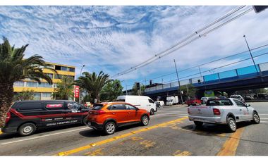 EXCELENTE!! Local Comercial, Galpón y Oficinas en Calle Nataniel, Santiago Centro