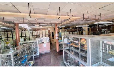 EXCELENTE!! Local Comercial, Galpón y Oficinas en Calle Nataniel, Santiago Centro