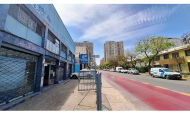 EXCELENTE!! Local Comercial, Galpón y Oficinas en Calle Nataniel, Santiago Centro