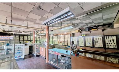 EXCELENTE!! Local Comercial, Galpón y Oficinas en Calle Nataniel, Santiago Centro