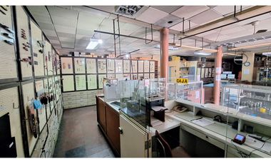 EXCELENTE!! Local Comercial, Galpón y Oficinas en Calle Nataniel, Santiago Centro