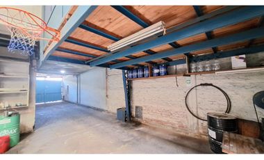 EXCELENTE!! Local Comercial, Galpón y Oficinas en Calle Nataniel, Santiago Centro