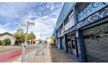 EXCELENTE!! Local Comercial, Galpón y Oficinas en Calle Nataniel, Santiago Centro