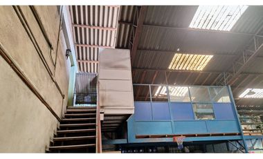 EXCELENTE!! Local Comercial, Galpón y Oficinas en Calle Nataniel, Santiago Centro