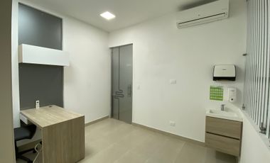 CONSULTORIO EN ARRIENDO EN PINARES PEREIRA