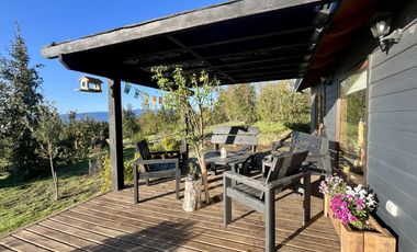 Hermosa casa con vista al lago Villarrica en condominio!