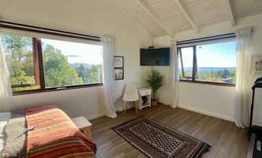 Hermosa casa con vista al lago Villarrica en condominio!
