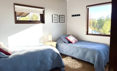 Hermosa casa con vista al lago Villarrica en condominio!