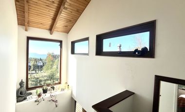 Hermosa casa con vista al lago Villarrica en condominio!