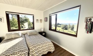 Hermosa casa con vista al lago Villarrica en condominio!