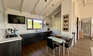 Hermosa casa con vista al lago Villarrica en condominio!