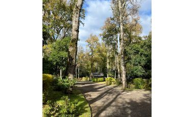 Lindisimo departamento amoblado, camino al volcán en arriendo año corrido!