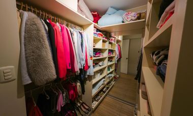 A 1 CDRA DE PARQUE| 5DORM|3BAÑOS|2cocheras| a metros de Av. Higuereta