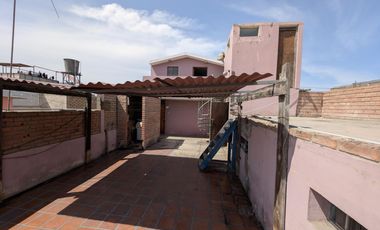 Amplia Casa en  URB. ELIO para familias grandes