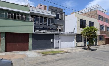 Amplia Casa en  URB. ELIO para familias grandes