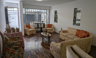 Amplia Casa en  URB. ELIO para familias grandes