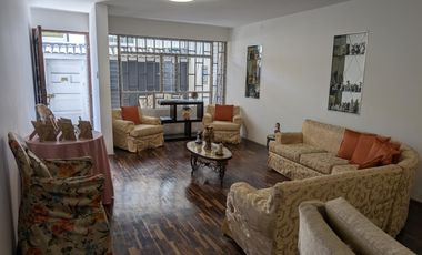 Amplia Casa en  URB. ELIO para familias grandes