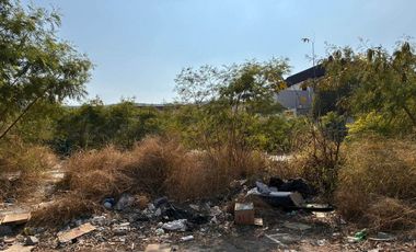 Terreno Comercial en Renta en Cumbres