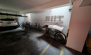 Oficina en plena Av. Larco cdra 7, a metros de Benavides