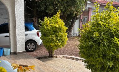 Casa en venta con jardín grande