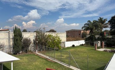 Casa en venta con jardín grande