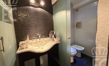 Venta Casa-IMPERDIBLE CHALET DE CATEGORÍA-5 ambientes-3 baños-Excelente ubicación-Lanús Este