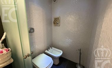 Venta Casa-IMPERDIBLE CHALET DE CATEGORÍA-5 ambientes-3 baños-Excelente ubicación-Lanús Este