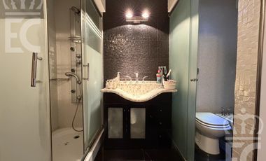 Venta Casa-IMPERDIBLE CHALET DE CATEGORÍA-5 ambientes-3 baños-Excelente ubicación-Lanús Este