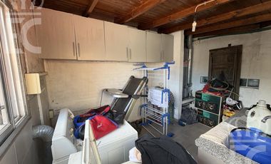 Venta Casa-IMPERDIBLE CHALET DE CATEGORÍA-5 ambientes-3 baños-Excelente ubicación-Lanús Este