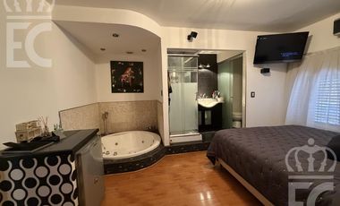 Venta Casa-IMPERDIBLE CHALET DE CATEGORÍA-5 ambientes-3 baños-Excelente ubicación-Lanús Este