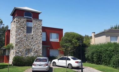 Casa en Santa Catalina Villanueva, Tigre, Alquiler Temporal (Marzo 2026)