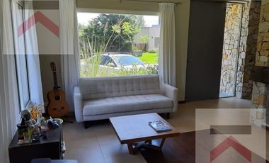 Casa en Santa Catalina Villanueva, Tigre, Alquiler Temporal (Marzo 2026)