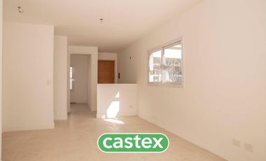 Departamento 3 ambientes en venta en planta baja en Saravi Village