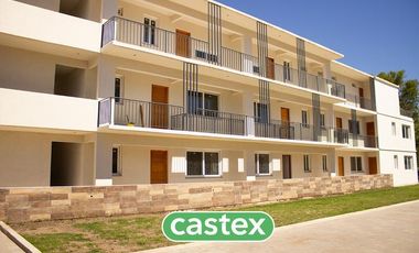 Departamento 3 ambientes en venta en planta baja en Saravi Village