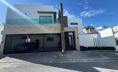 Casa en Renta – Cima del Bosque, Cumbres Elite 9° Sector