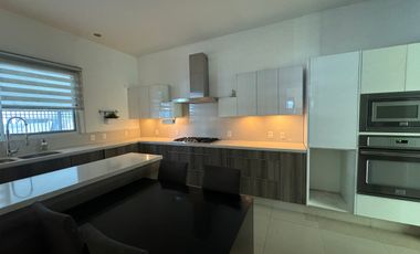 Casa en Renta – Cima del Bosque, Cumbres Elite 9° Sector