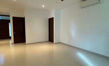 Casa en Renta – Cima del Bosque, Cumbres Elite 9° Sector