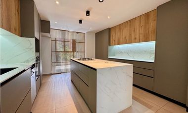 Vendo amplio apartamento en Catay sector Provenza, El Poblado