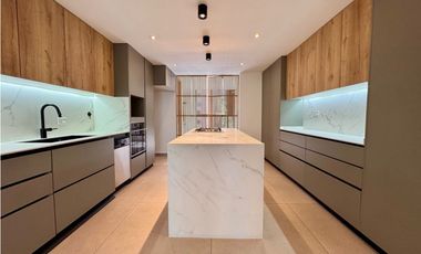 Vendo amplio apartamento en Catay sector Provenza, El Poblado