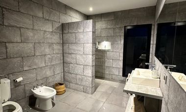 VENDE CASA EN PEREZ - LOS LAPACHOS