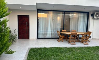 VENDE CASA EN PEREZ - LOS LAPACHOS