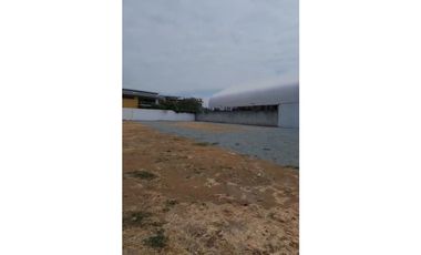 CIUDAD CELESTE VENDO/ ALQUILO TERRENO COMERCIAL 3.015.53 M2