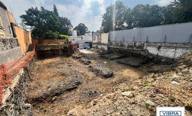 Terreno 1,319 m2 en Calle CERRADA con Seguridad 24 horas.