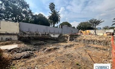 Terreno 1,319 m2 en Calle CERRADA con Seguridad 24 horas.