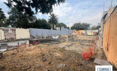Terreno 1,319 m2 en Calle CERRADA con Seguridad 24 horas.
