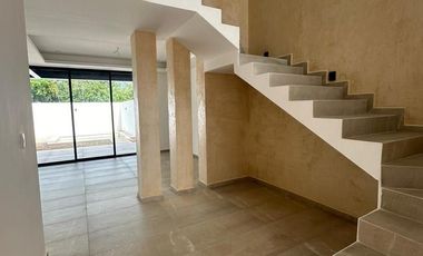 CASA EN VENTA EN PRIVADA TAMORA, CONKAL, ENTREGA INMEDIATA.