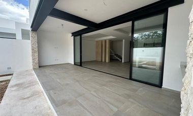 CASA EN VENTA EN PRIVADA TAMORA, CONKAL, ENTREGA INMEDIATA.