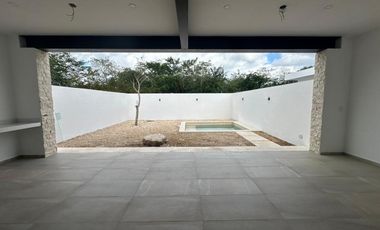 CASA EN VENTA EN PRIVADA TAMORA, CONKAL, ENTREGA INMEDIATA.